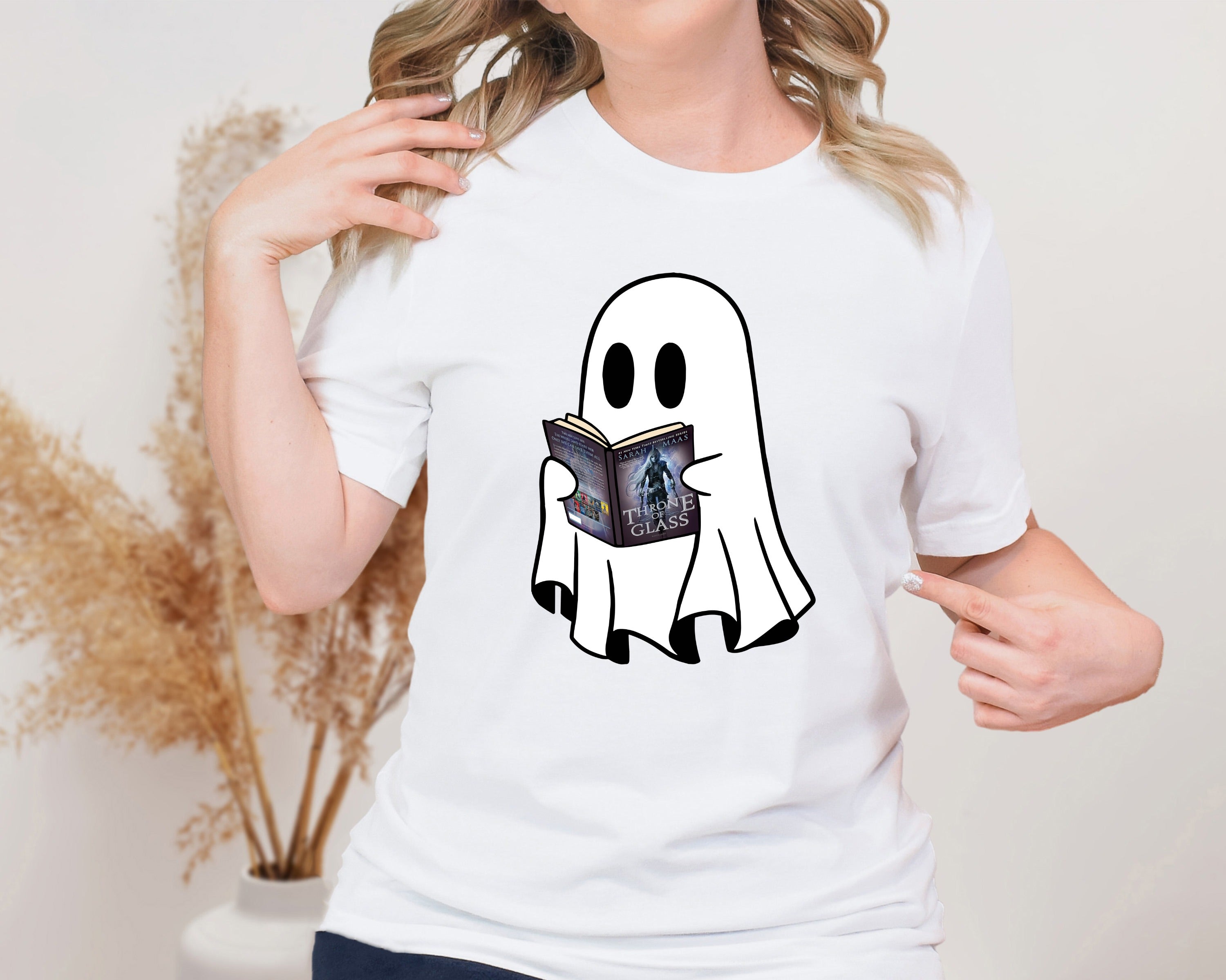 Reading Ghost 'Throne of Glass' Unisex Graphic T-Shirt - Whimsical Literary